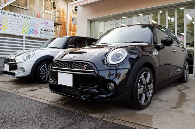 MINI Cooper S ミッドナイトブラック,ホワイトシルバー 2台