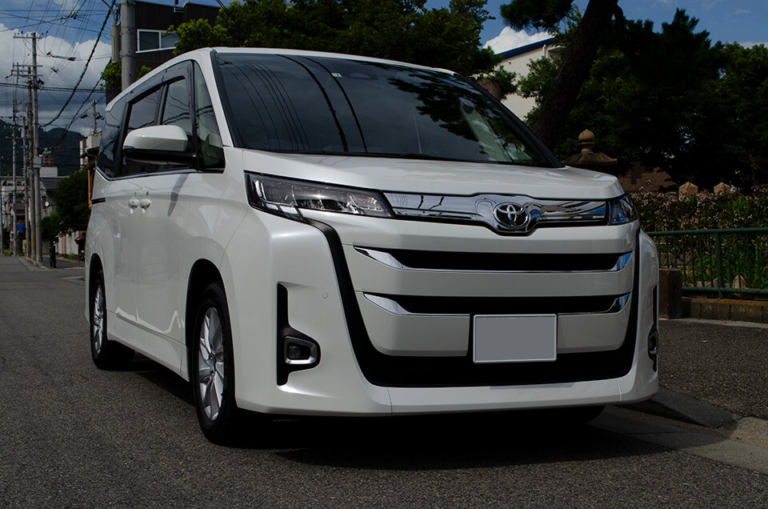 【プロテクションフィルム、コーティング】TOYOTA NOAH (R90W型) ホワイトパールクリスタルシャイン