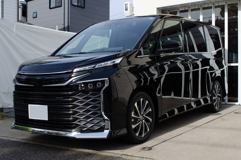 TOYOTA 90系 VOXY アティテュードブラックマイカ