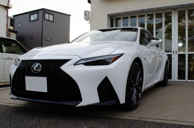 【スモーク断熱フィルム、コーティング】LEXUS IS300 ホワイトノーヴァガラスフレーク(083)