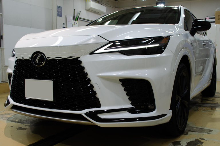 LEXUS RX500h ホワイトノーヴァガラスフレーク(083)