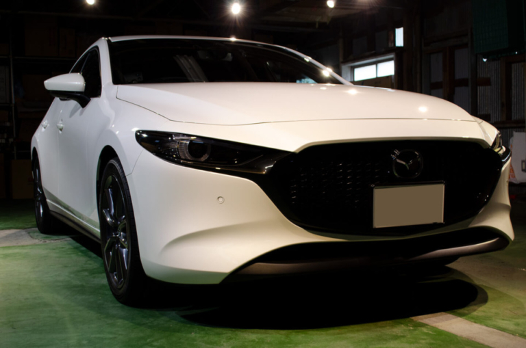 MAZDA3 FASTBACK スノーフレイクホワイトパールマイカ