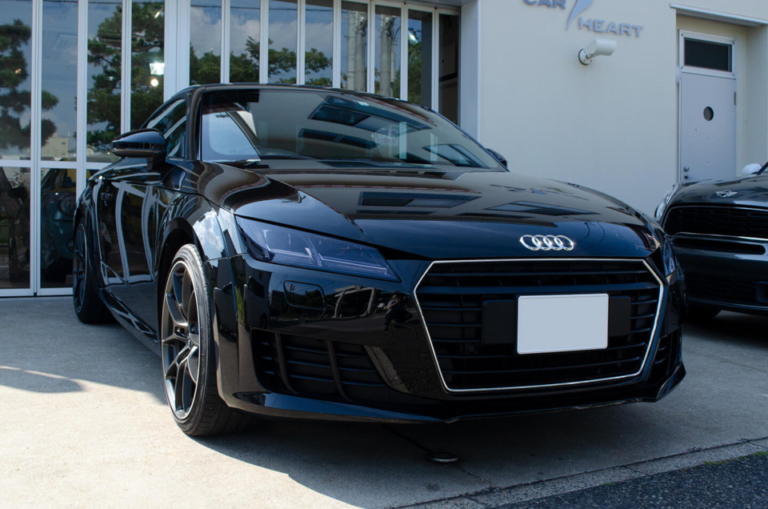 Audi TT ミトスブラックメタリック