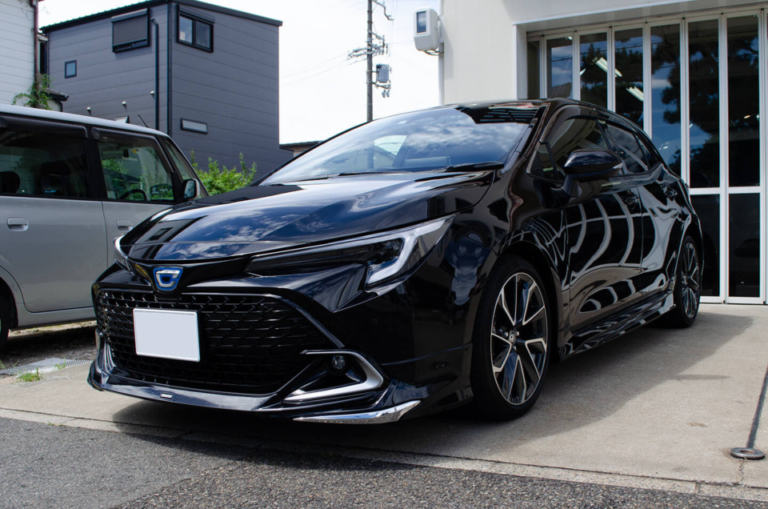 【スモーク断熱フィルム】TOYOTA COROLLA SPORT アティチュードブラックマイカ〈218〉