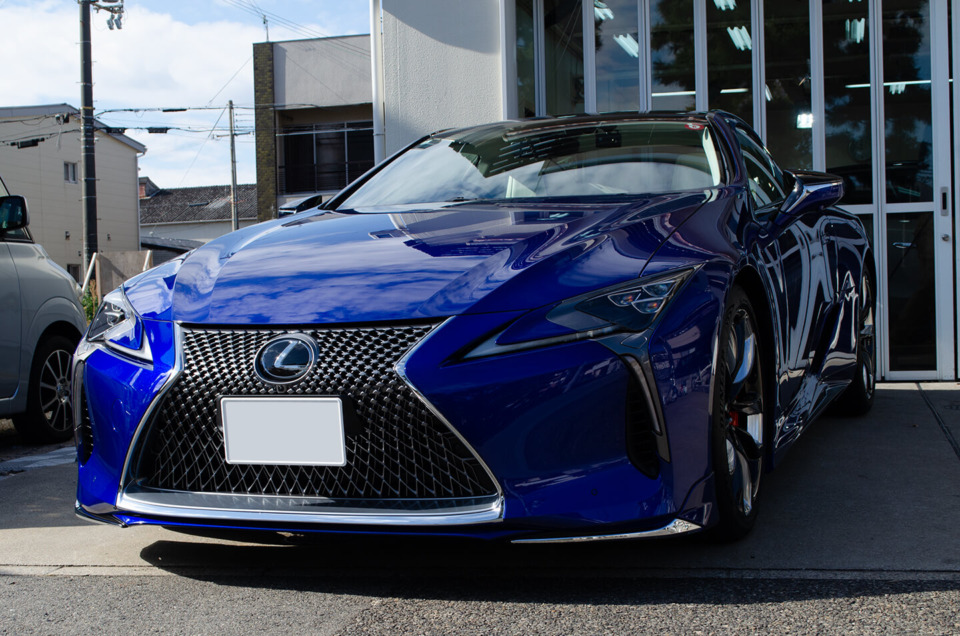 コーティングやプロテクションフィルムを施工したLEXUS LC500 ヒートブルーコントラストレイヤリング(8X1)