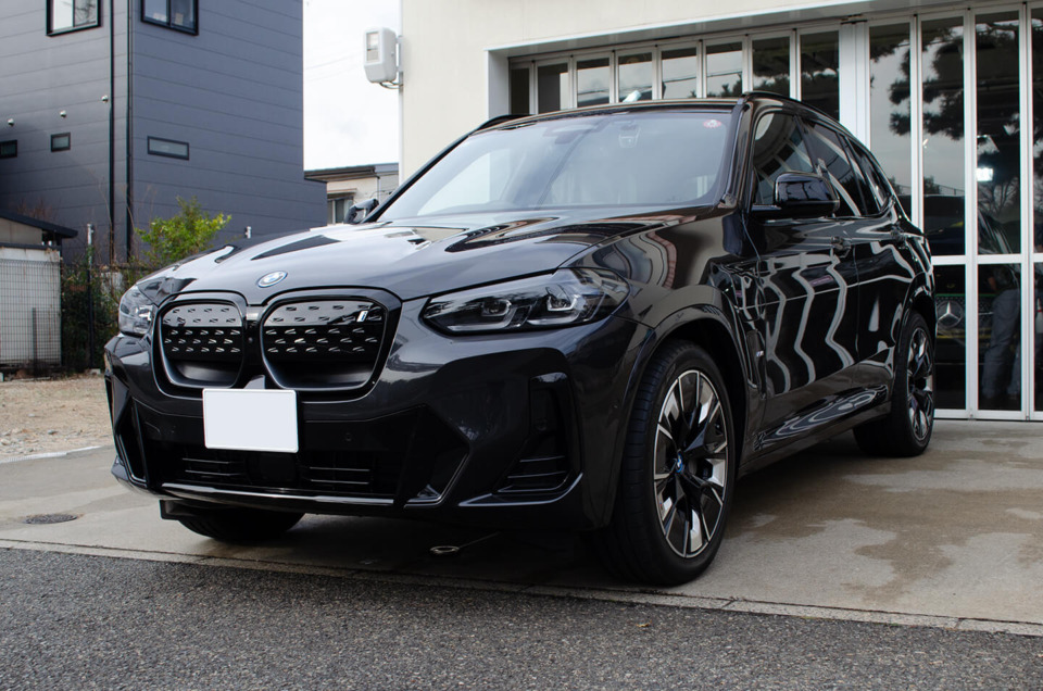 コーティングやプロテクションフィルムを施工したBMW iX3 ソフィスト・グレー・ブリリアント・エフェクト