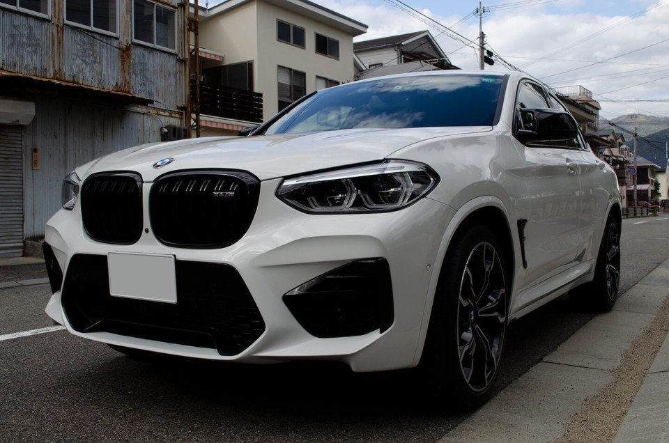 コーティングを施工したBMW X4M Competition