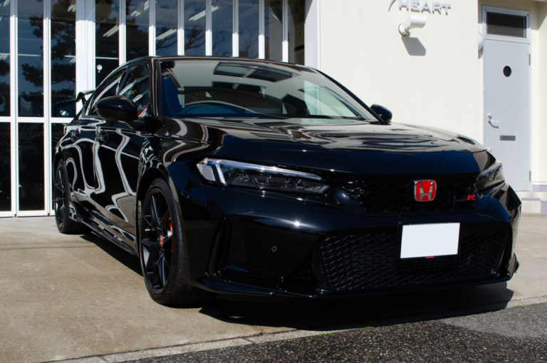 HONDA CIVIC Type R (FL型) クリスタルブラック・パール