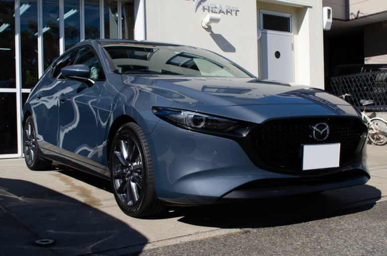 MAZDA3 FASTBACK ポリメタルグレーメタリック