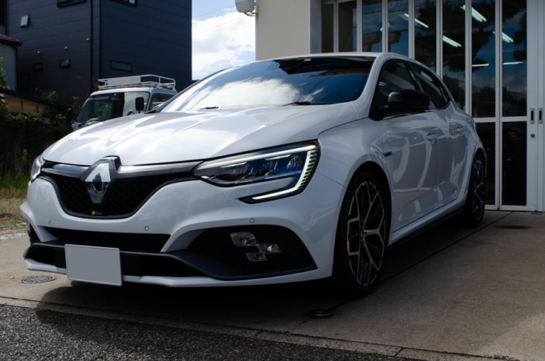 RENAULT Megane R.S TROPHY ブランナクレ