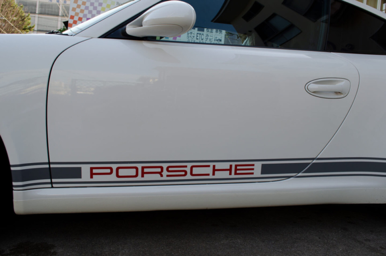 【鈑金塗装・デカール】PORSCHE 911 Carrera (Type 997)
