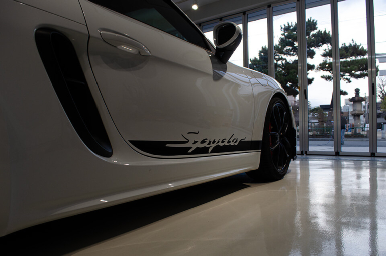 PORSCHE 718 Spyder