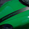オリジナルボンネットストライプを施工したPORSCHE 718 Cayman GTS パイソングリーン