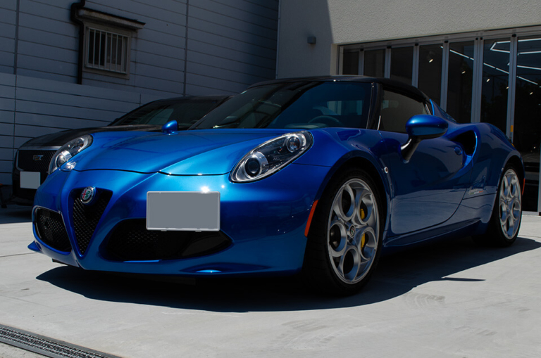 Alfa Romeo 4C Spider Italia Misano Blue Metallic