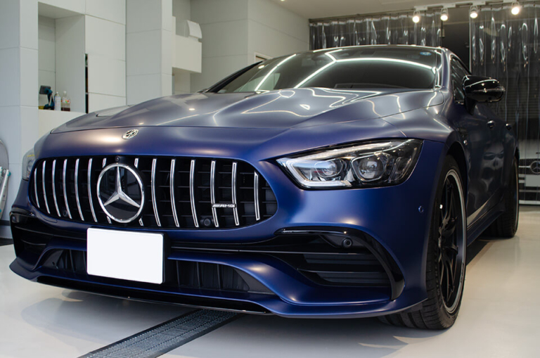 Mercedes-AMG GT53 4ドアクーペ ブリリアントブルーマグノ