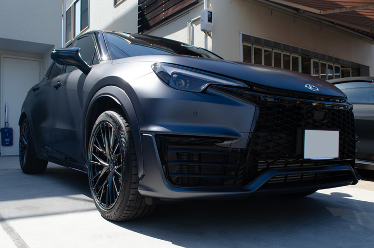 LEXUS LBX Morizo RR ソニッククロム&ブラック(2YH)