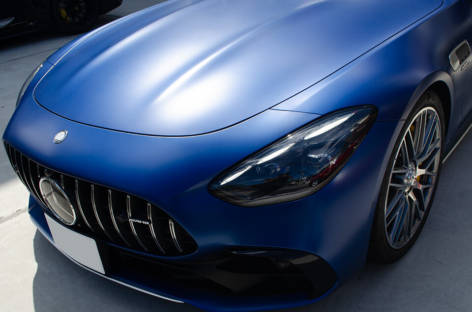フルプロテクションフィルムを施工したMercedes-AMG GT43 Coupéのボンネット